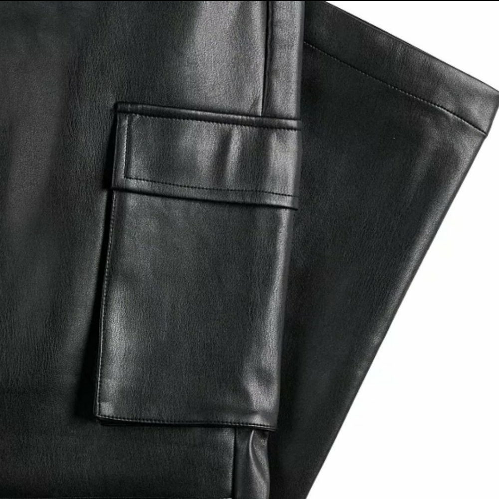 Apt. 9 NWT Faux Leather Cropped Cargo Pants Black Size 6 - Picture 3 of 7